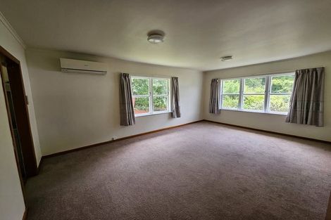 Photo of property in 16 Redwood Avenue, Tawa, Wellington, 5028