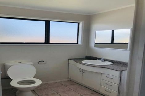 Photo of property in 24 Vanbrugh Place, Bucklands Beach, Auckland, 2014