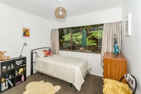 Photo of property in 130 Otitori Bay Road, Titirangi, Auckland, 0604