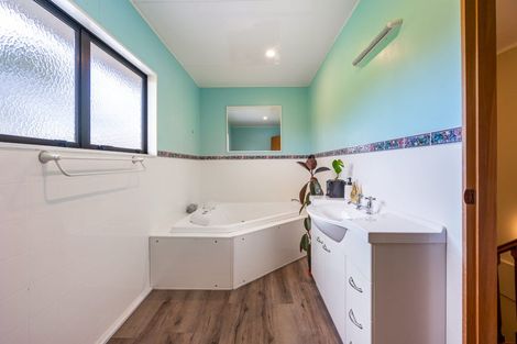 Photo of property in 211 Gray Road, Te Kamo, Kamo, 0185