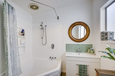 Photo of property in 19 Mcdonald Street, Napier South, Napier, 4110