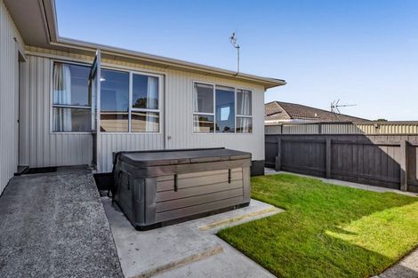 Photo of property in 92 Mangorei Road, Strandon, New Plymouth, 4312