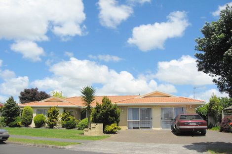 Photo of property in 12 Longford Park Drive, Takanini, 2112