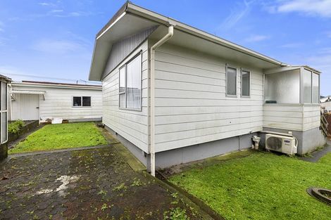 Photo of property in 2/47 South Road, Blagdon, New Plymouth, 4310