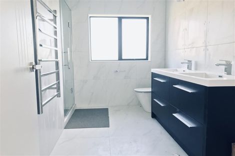 Photo of property in 750a East Coast Road, Pinehill, Auckland, 0630