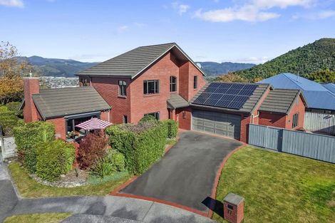 Photo of property in 17 Garrett Place, Riverstone Terraces, Upper Hutt, 5018