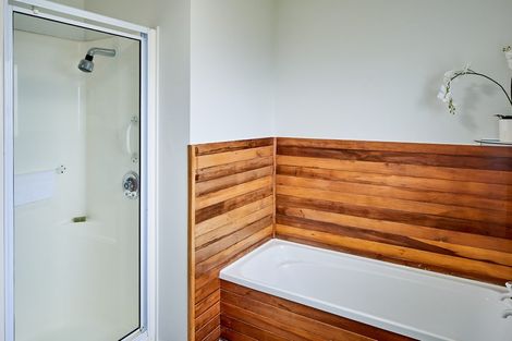 Photo of property in 372 Muritai Road, Eastbourne, Lower Hutt, 5013