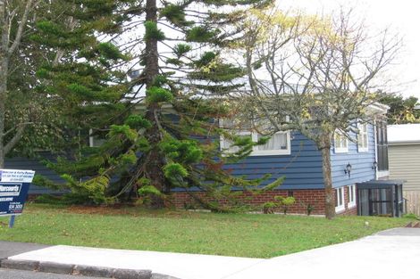 Photo of property in 4a Lyndhurst Road, Te Atatu South, Auckland, 0610