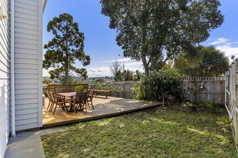Photo of property in 12a Blakeborough Drive, Forrest Hill, Auckland, 0620