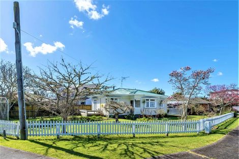 Photo of property in 11 Darlington Street, Ngatea, 3503