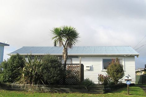 Photo of property in 52 Gray Avenue, Paraparaumu Beach, Paraparaumu, 5032