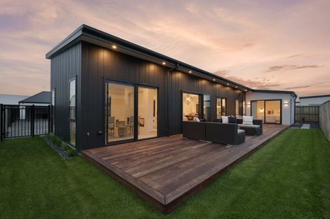 Photo of property in 8 Perehia Mews, Marshland, Christchurch, 8083