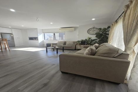 Photo of property in 45 Black Beech Crescent, Takanini, 2110