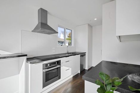 Photo of property in 12 Karaka Street, Merrilands, New Plymouth, 4312