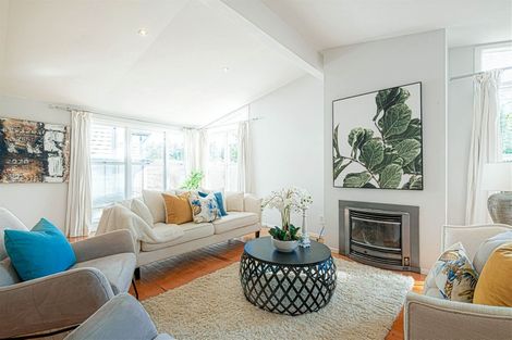 Photo of property in 25 Marsh Avenue, Forrest Hill, Auckland, 0620