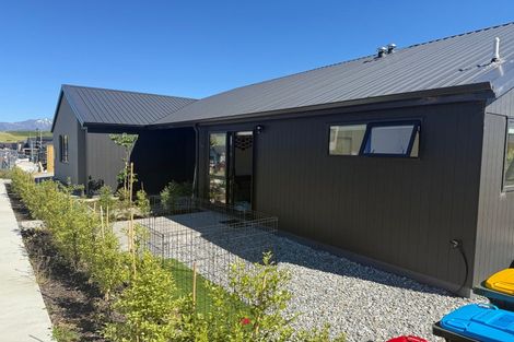 Photo of property in 2 Shelduck Road, Jacks Point, 9371