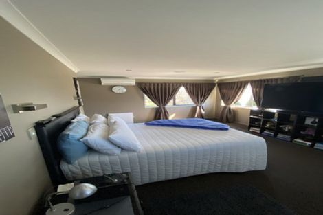 Photo of property in 71 Rototuna Road, Rototuna, Hamilton, 3210