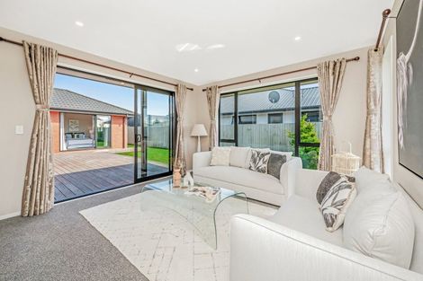 Photo of property in 17 Exeter Lane, Rolleston, 7614