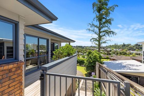 Photo of property in 18 Ko Place, Pyes Pa, Tauranga, 3112