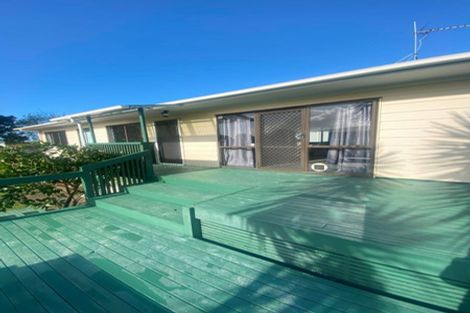 Photo of property in 1/16 Manapouri Place, Pakuranga Heights, Auckland, 2010