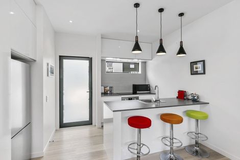 Photo of property in 11/6u Oswald Crescent, Paparangi, Wellington, 6037