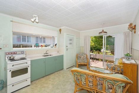 Photo of property in 11 Poto Street, Te Atatu South, Auckland, 0610