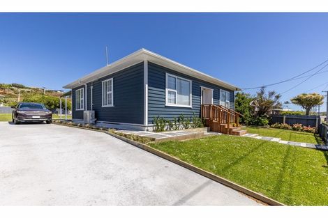 Photo of property in 28 Ocean Beach Road, Bluff, 9814