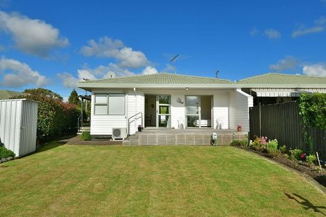 Photo of property in 2/28 Awaroa Road, Helensville, 0800