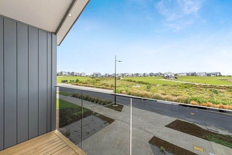 Photo of property in 48 Emerald Avenue, Rosehill, 2113