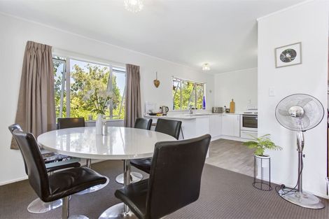 Photo of property in 30 Forest Hill Road, Henderson, Auckland, 0612