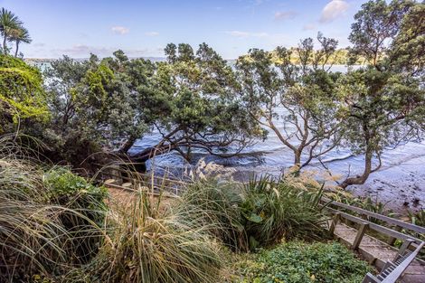 Photo of property in 74 Queen Street, Northcote Point, Auckland, 0627