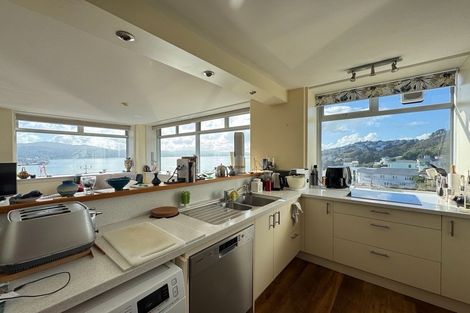 Photo of property in Jerningham Apartments, 20 Oriental Terrace, Oriental Bay, Wellington, 6011