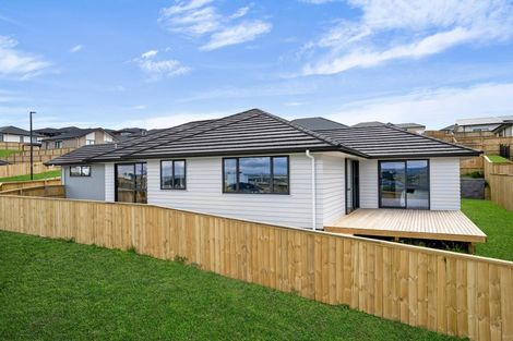 Photo of property in 2 Dolcetto Place, Pokeno, 2402