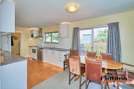 Photo of property in 16 Dalzien Place, Feilding, 4702