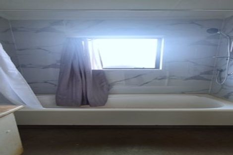 Photo of property in 2/18 Eulogy Place, Randwick Park, Auckland, 2105