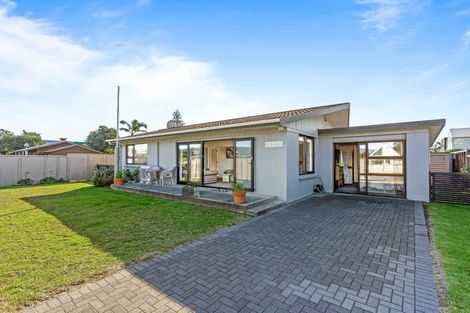 Photo of property in 408 Ocean Road, Whangamata, 3620