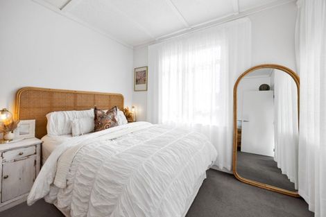 Photo of property in 21 High Street West, Waitara, 4320