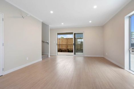 Photo of property in 10a Roberts Road, Te Atatu South, Auckland, 0610