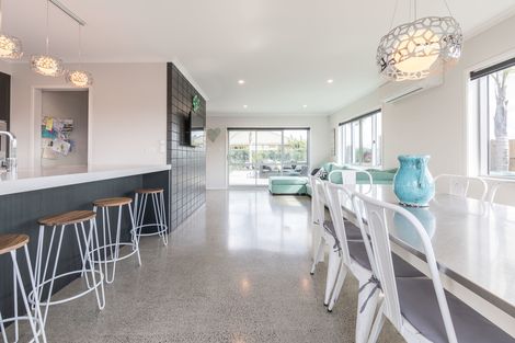 Photo of property in 63 Tapu Road, Huapai, Kumeu, 0810