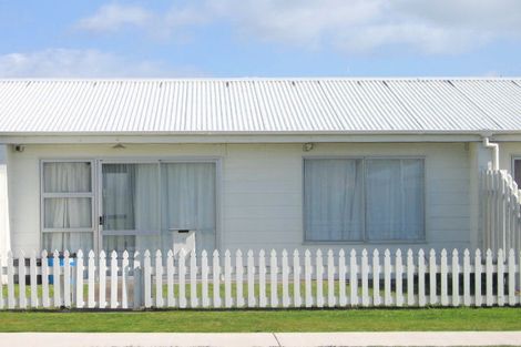 Photo of property in 4/4 Taupo Avenue, Mount Maunganui, 3116