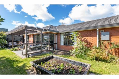 Photo of property in 22 Briarmont Street, Avondale, Christchurch, 8061