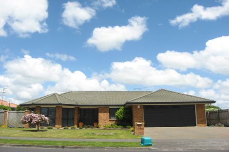 Photo of property in 14 Longford Park Drive, Takanini, 2112