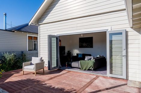 Photo of property in 180 Victoria Road, Saint Clair, Dunedin, 9012