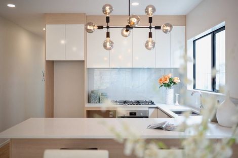 Photo of property in 5a Frontier Lane, Flat Bush, Auckland, 2019