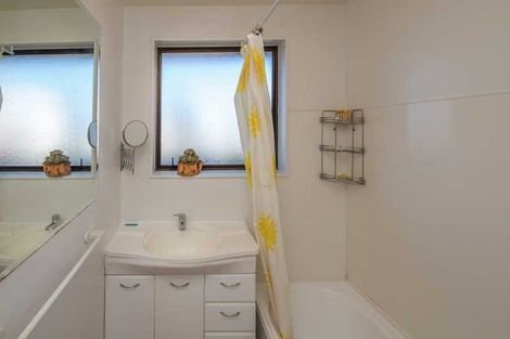 Photo of property in 2/33 Tower Street, Hornby, Christchurch, 8042