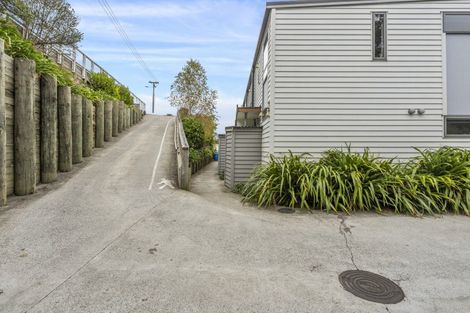 Photo of property in 7u2 Handyside Street, Tawa, Wellington, 5028