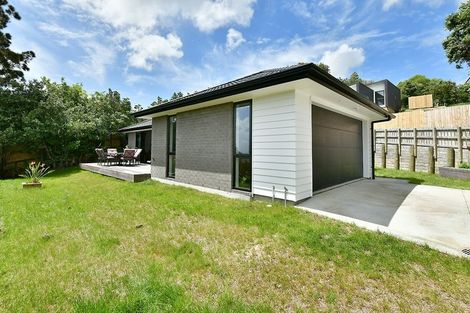 Photo of property in 35 St James Avenue, Helensville, 0800