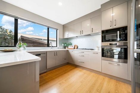 Photo of property in 674 East Coast Road, Pinehill, Auckland, 0630