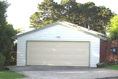 Photo of property in 18 Parrs Cross Road, Henderson, Auckland, 0612