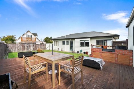 Photo of property in 38 Dahlstrom Grove, Kelvin Grove, Palmerston North, 4414
